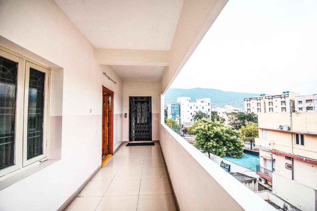 Fabhotel Aditya Yatri Nivas - Nr Tirupati Railway Station Exteriör bild